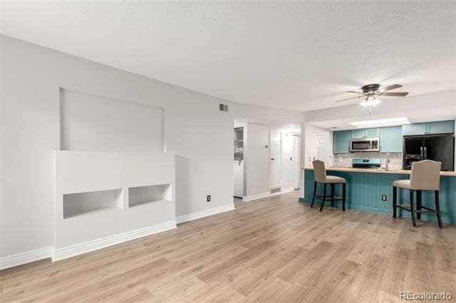 Building Photo - 401 S Kalispell Way