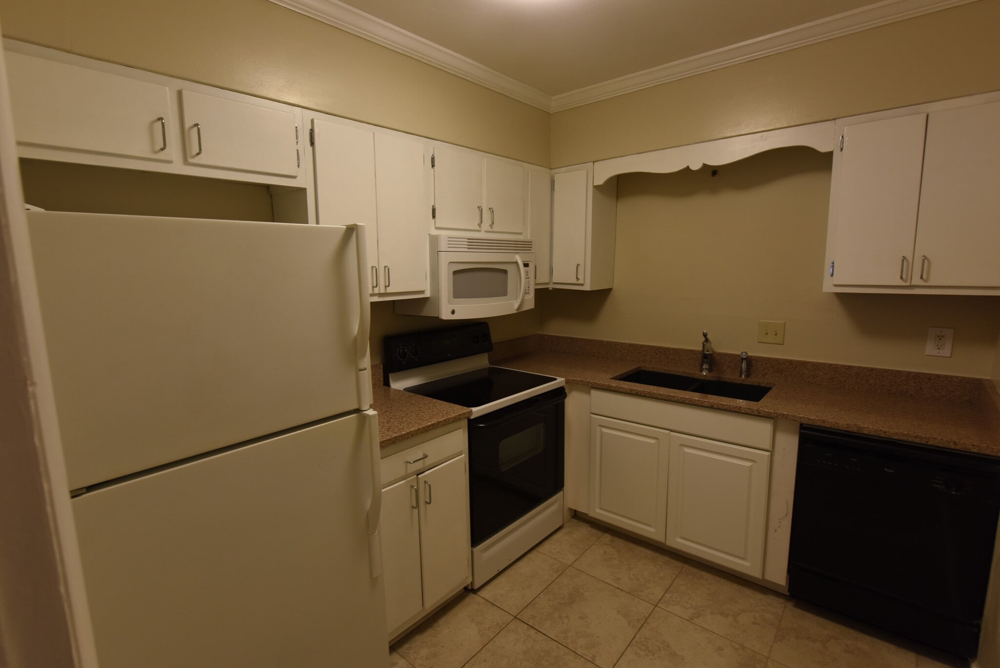 Building Photo - 55 Hanover Cir