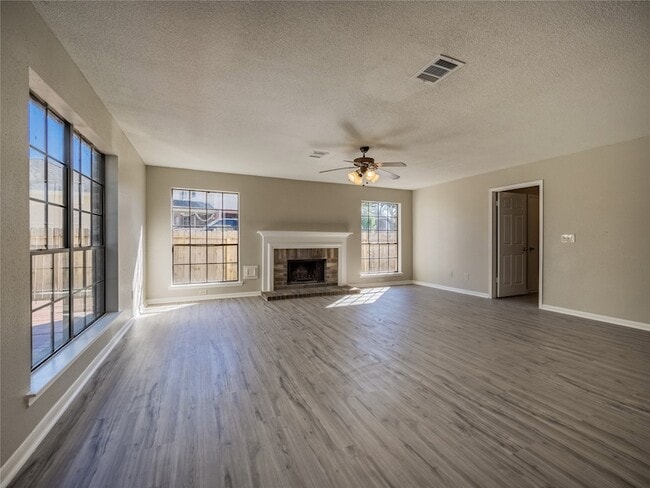 Building Photo - 2722 Carmel Woods Dr