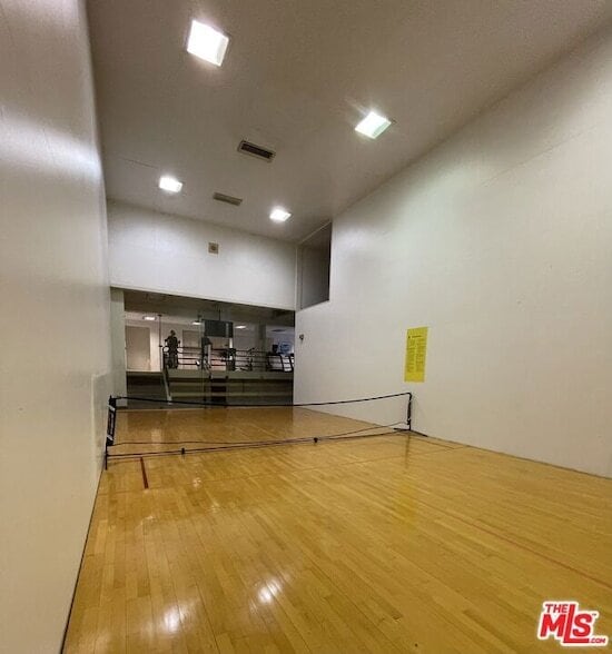 Building Photo - 600 W 9th St