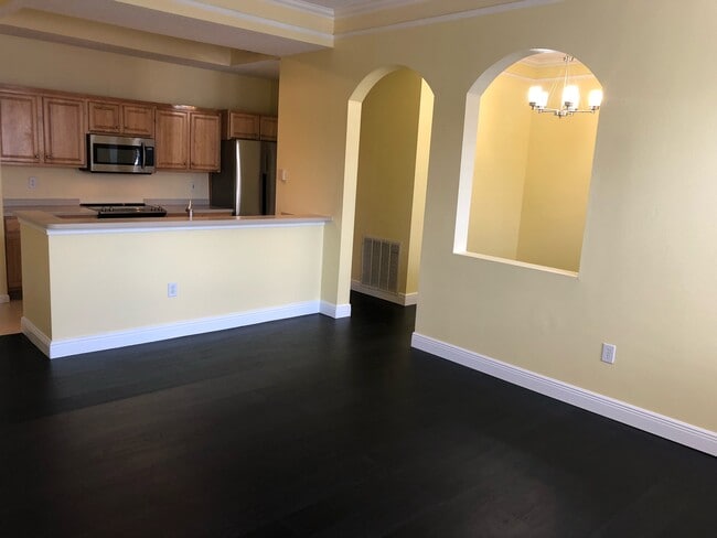 Building Photo - 12025 Villanova Dr