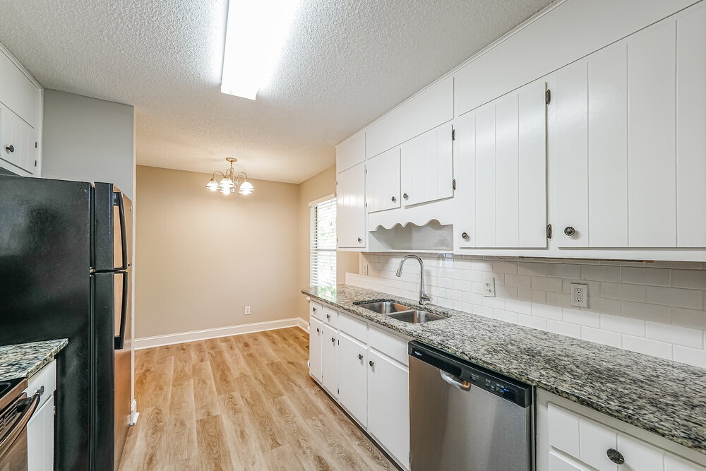 Building Photo - 2524 Daly Dr