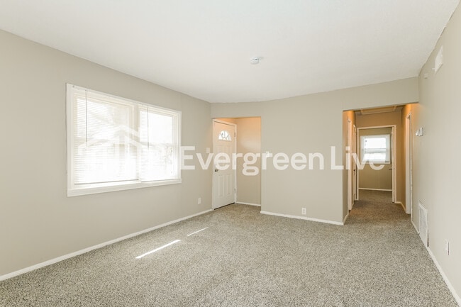 Building Photo - 13 St Benedict Ct