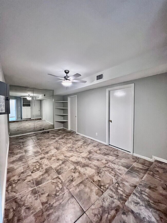 Building Photo - 1101 Shiloh Dr