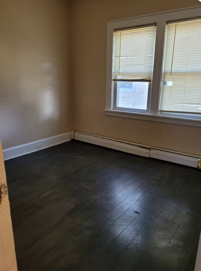 Building Photo - 24 Valley St