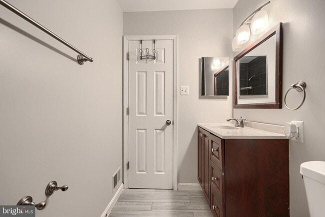 Building Photo - 8704 Tamar Dr