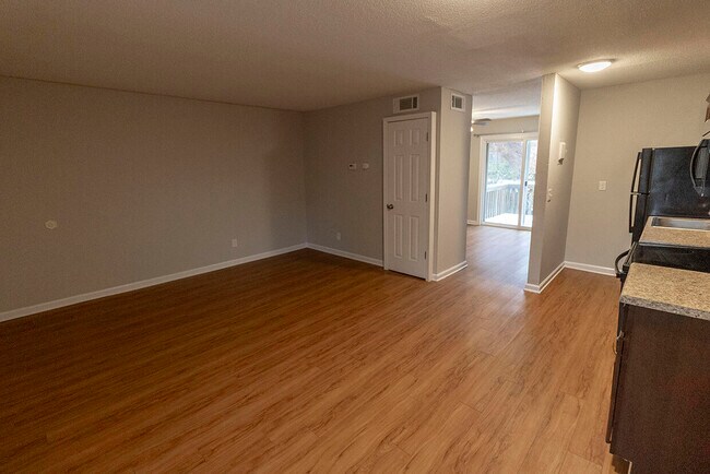 Building Photo - 105 N Garth Ave