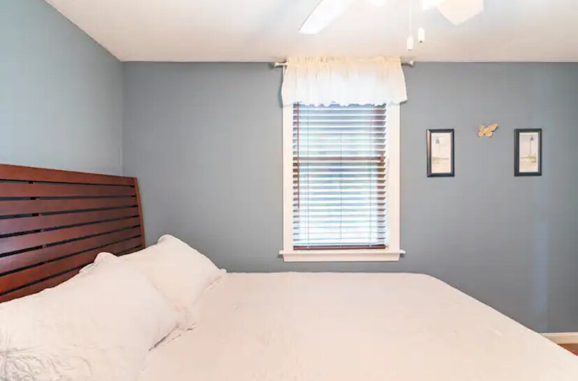 Building Photo - 7 Cushing Dr