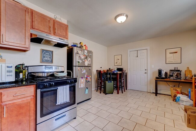 Building Photo - 816 Orange St