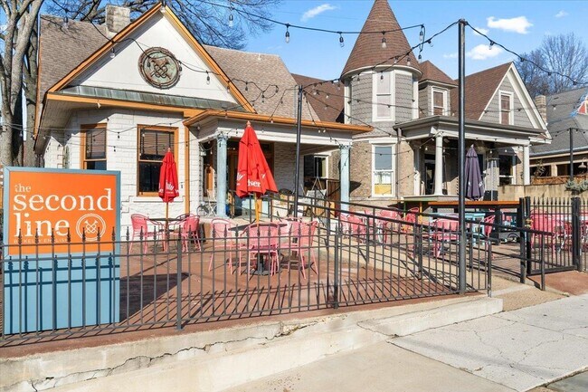 Building Photo - 2046 Courtland Pl