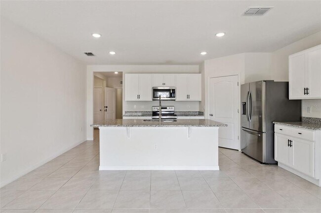 Building Photo - 4373 Deleon St