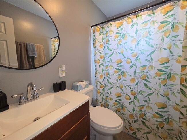 Building Photo - 10209 Palestine St