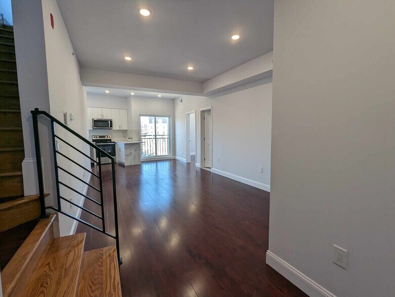 Building Photo - 1315 Ridge Ave