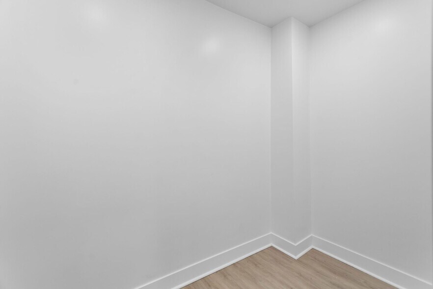 Bedroom - 2035 Forbes Ave