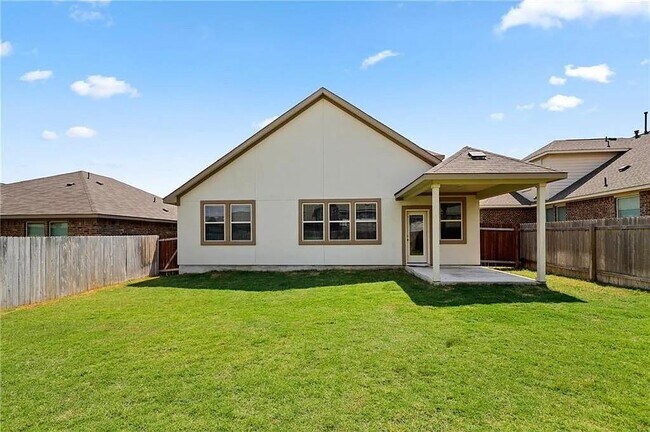 Building Photo - 541 Palmilla St