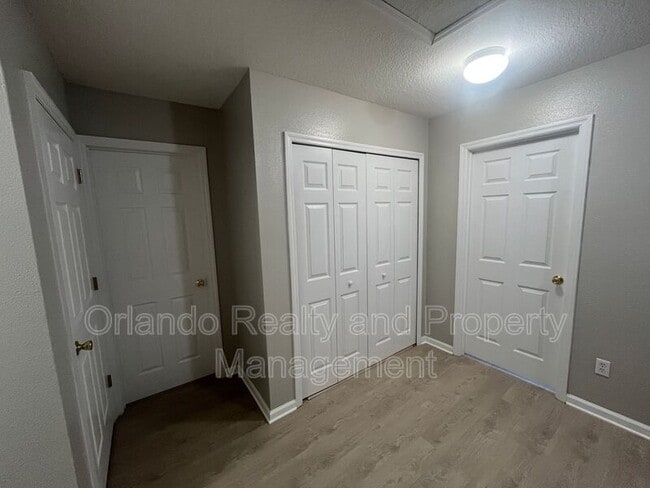 Building Photo - 16621 Cedar Crest Dr