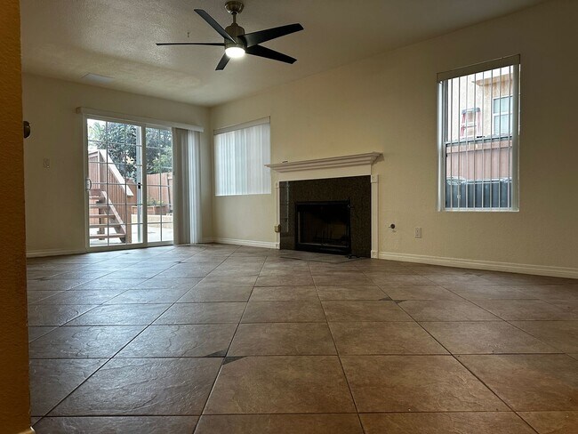 Building Photo - Santa Fe Hills 4 Bedroom Home