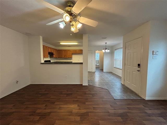 Building Photo - 10745 Many Oaks Dr