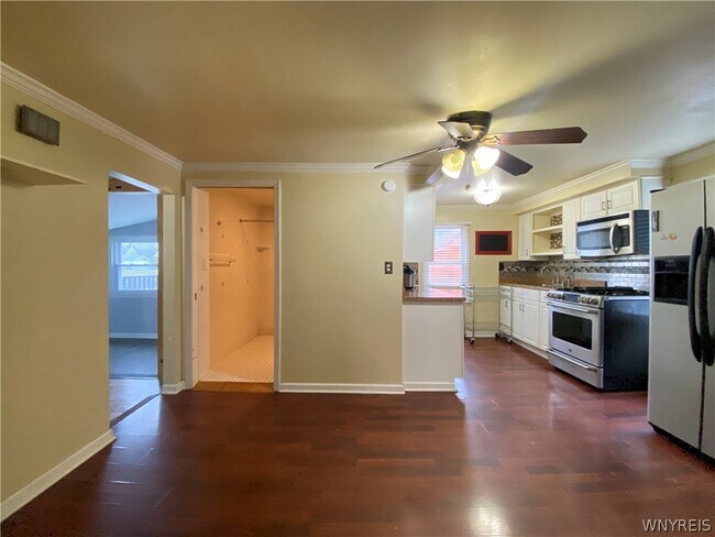 Building Photo - 3 Glenwood Ave