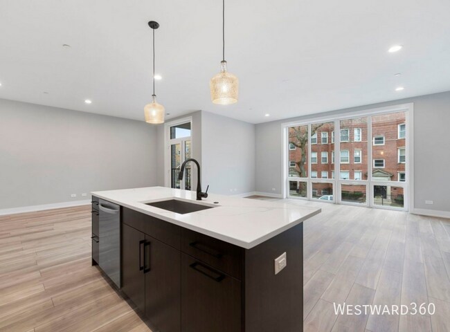 Building Photo - 4029 S Calumet Ave