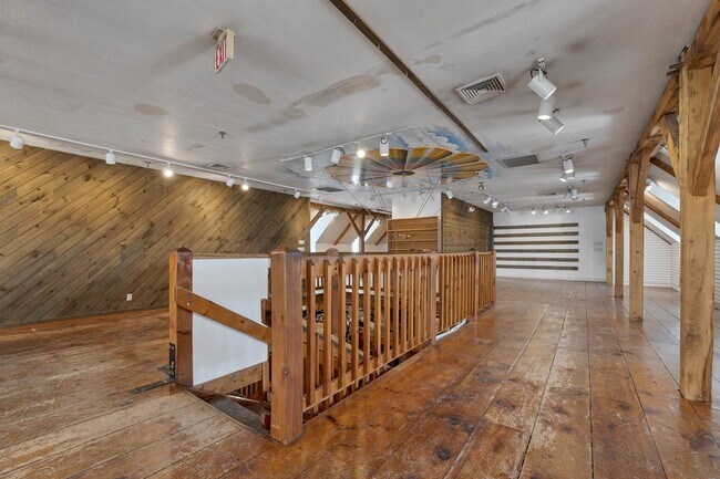 Building Photo - 312 Daniel Webster Hwy