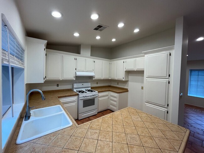 Building Photo - HEAVENLY VALLEY - FPM