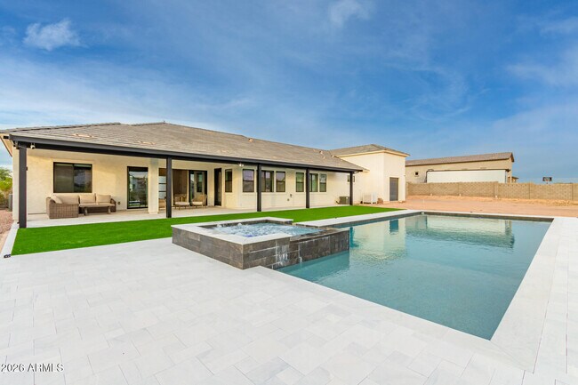 Building Photo - 267 W Amherst St