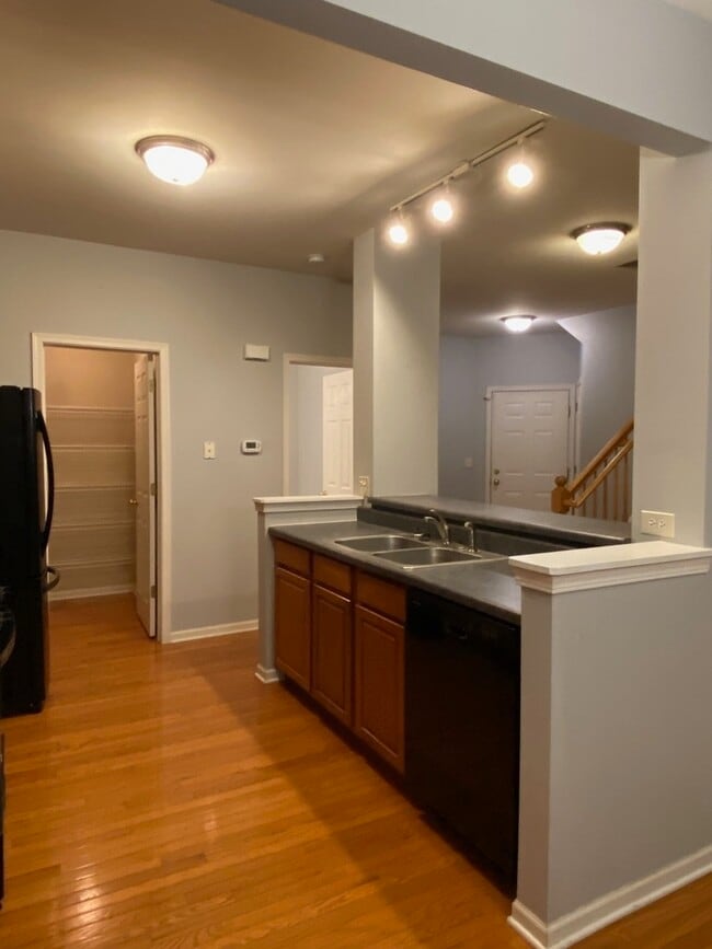 Building Photo - 364 Grape Vine Trail