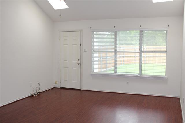 Building Photo - 3805 Silver Maple Dr