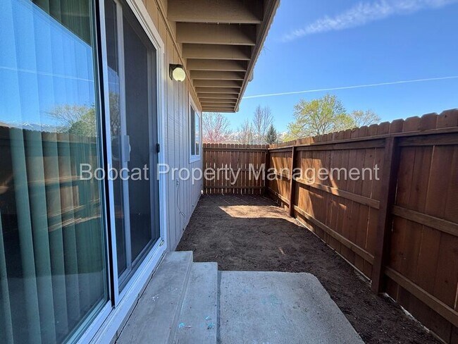 Building Photo - 1516 South Ct