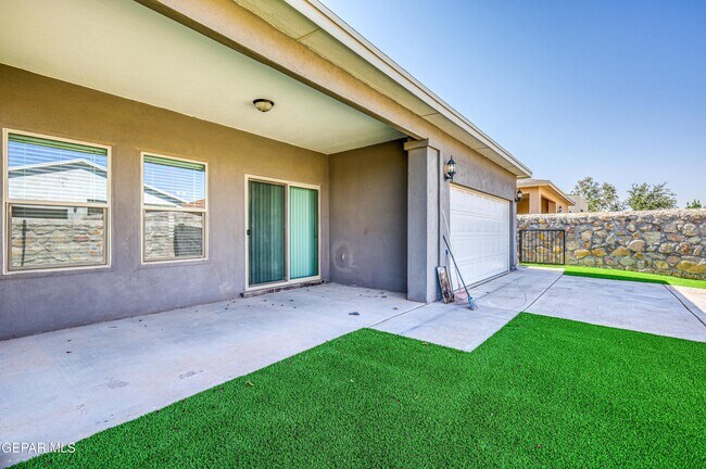 Building Photo - 6557 Toivoa Pl