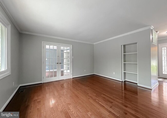 Building Photo - 1200 E Patuxent Dr