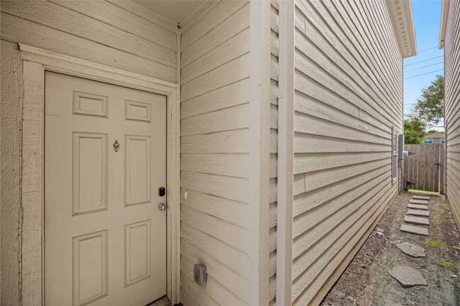 Building Photo - 17123 Wilthorne Gardens Ct