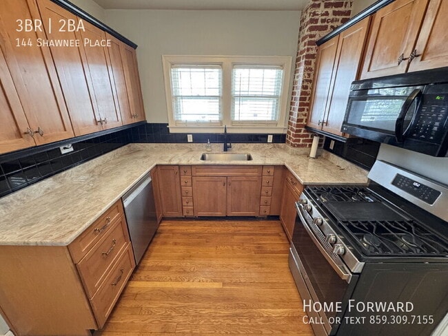 Building Photo - 144 Shawnee Pl