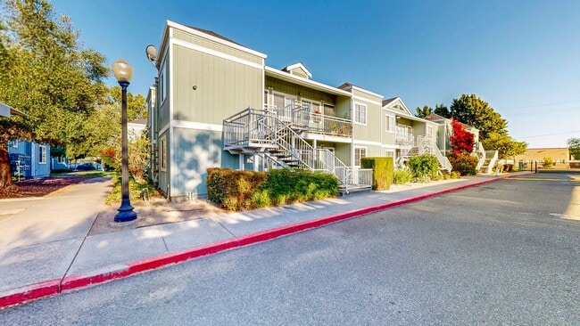 Building Photo - Bright first floor 2 bedroom with washer &...