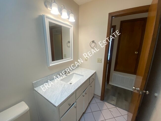 Building Photo - 19 Winfield Way