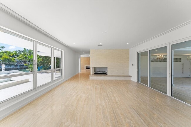 Building Photo - 1250 NE 87th St