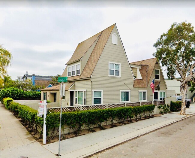 Building Photo - AVAILABLE JUNE! LIGHT AND BRIGHT STUDIO ON MISSION BLVD W/ PARKING! MISSION BEACH - $1,895/mo!