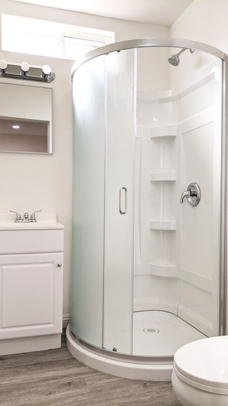 Building Photo - 1293 1/2 W 37th Dr