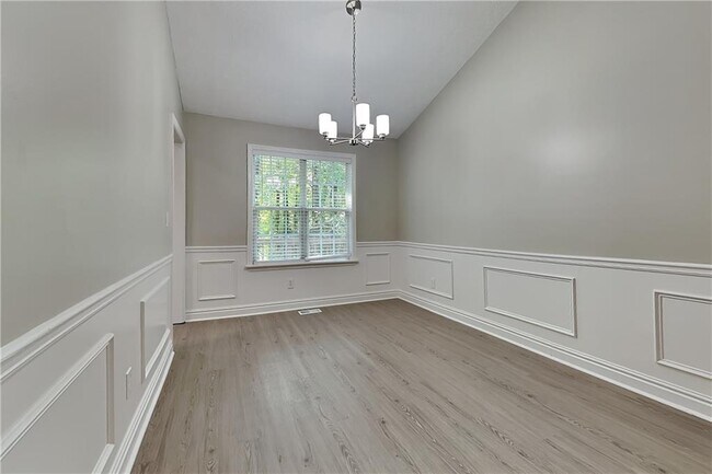 Building Photo - 353 Wildwood Ct