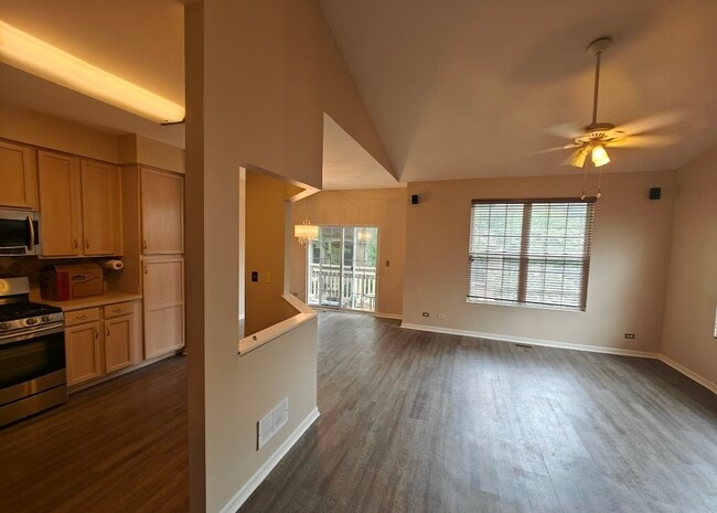 Building Photo - 1047 Chadwick Dr