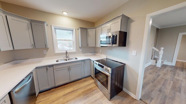 Building Photo - 4 Bed 1.5 Bath Single Family Home for Rent