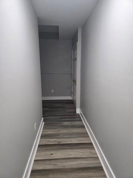 Building Photo - 123 Walnut St