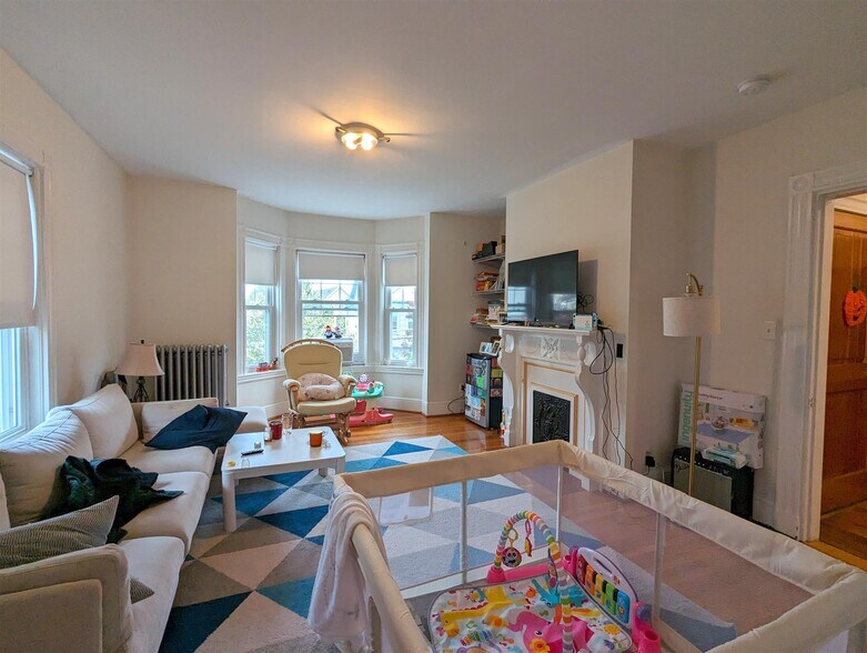 Building Photo - 36 Orchard St