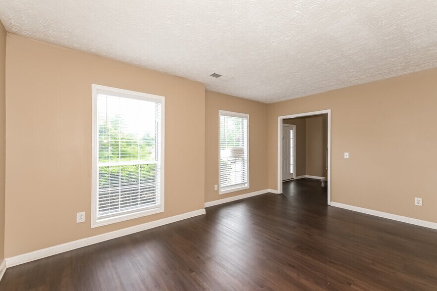 Building Photo - 2835 Evergreen Eve Crossing