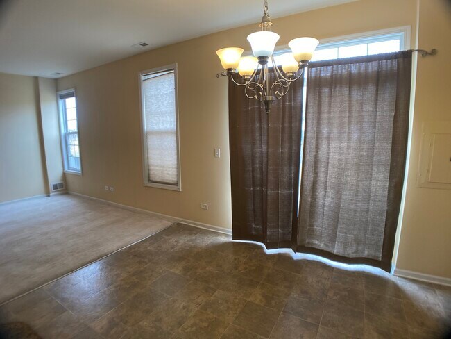 Building Photo - 24951 Clare Cir