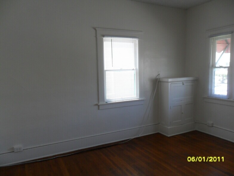 Living Room with Desk - 304 N Colorado Pl