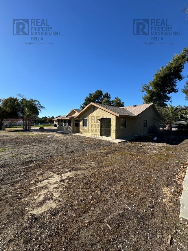 Building Photo - 7BR Single-Story Retreat on 2.7+ Acres – Spacious, Sun-Filled Living in Prime Temecula