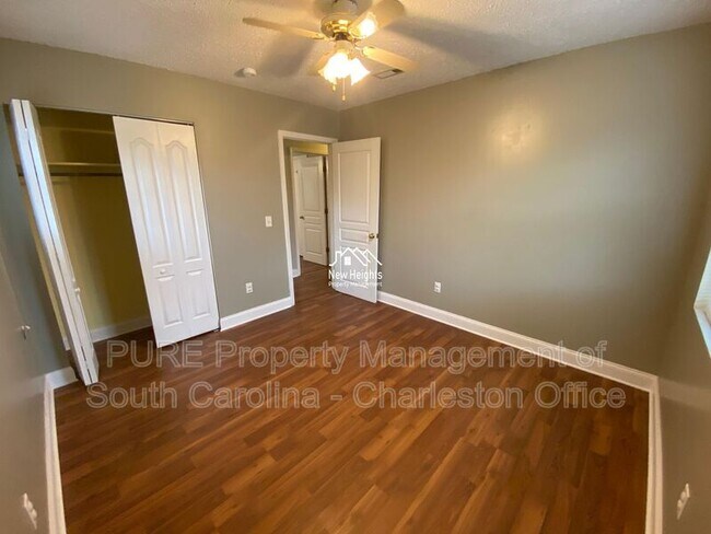 Building Photo - 371 Furman Ln