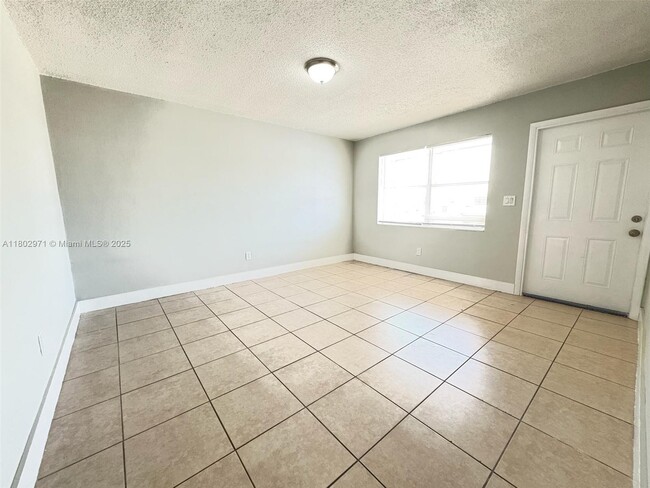 Building Photo - 5420 SW 38th St